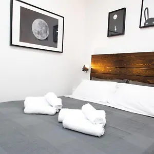 https://via-dei-tribunaliduomo-casina-in-centro-storico.hotels-amalfi.com